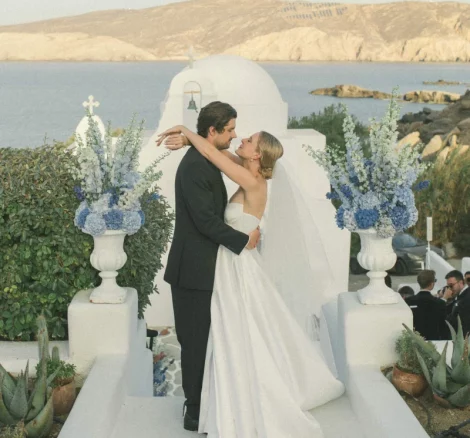 Image of couple getting married at wedding venue Mykonos Lolita in Mykonos, Greece