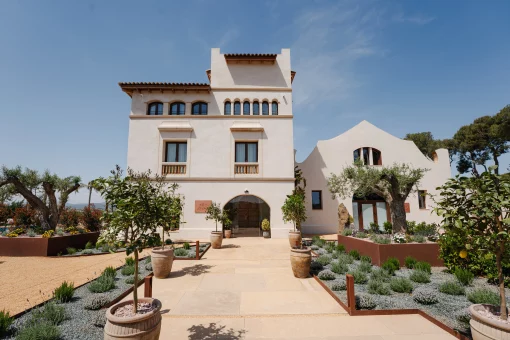 Full image of main house at wedding venue El Serral Hotel in Barcelona Spain