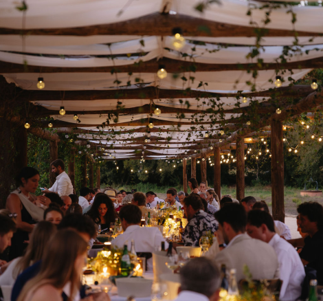 Image of guests at wedding table at Algarve wedding venue Vale Palheiro in Portugal